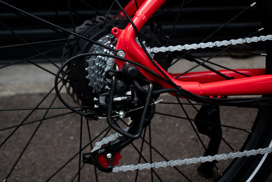 Shimano 7-speed gear system on electric bicycle – smooth shifting performance

