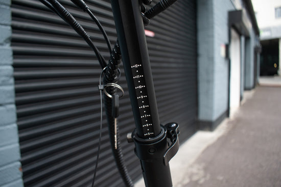 LCD display on 250W electric bicycle – handlebar controls
