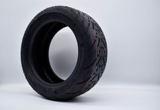 E-scooter outer tyre replacement